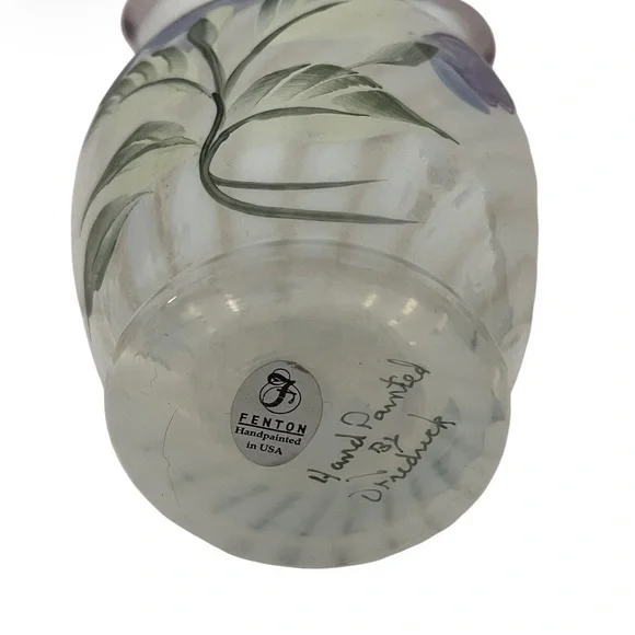 Fenton Art Glass Spiral Optic Opalescent Hand painted Vase. - Picture 4 of 4